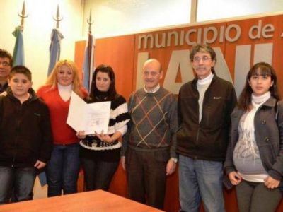 Lan�s tiene la primera mujer conductora de ambulancias