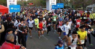6 mil cordobeses participaron de la �Marat�n Aniversario� en la ciudad