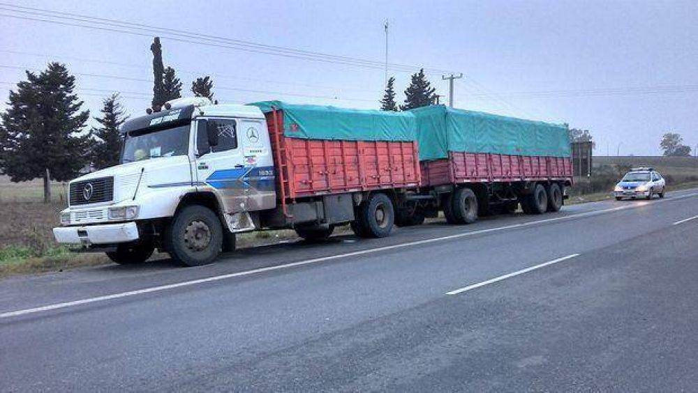 Detuvieron a camionero que conduc�a ebrio por la autov�a 14