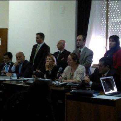 Muerte en la comisar�a: perpetua para tres expolic�as de la Novena