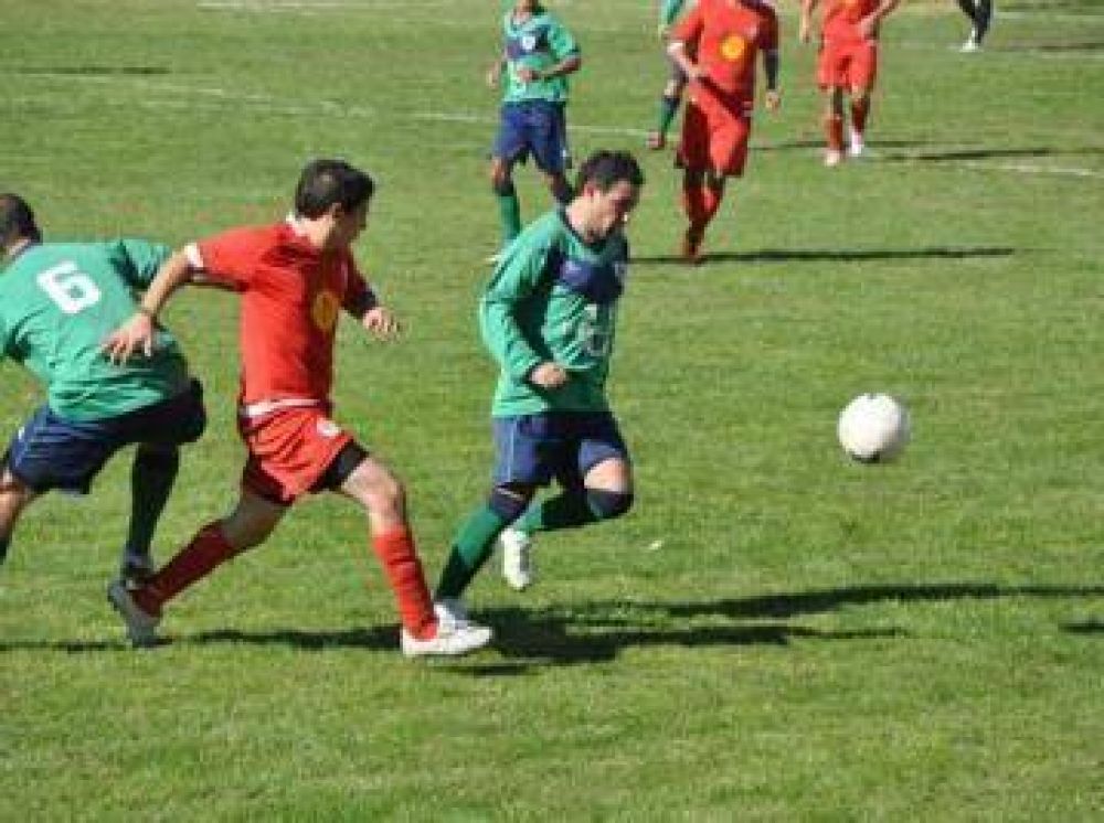 F�tbol local: los punteros juegan fuera de casa