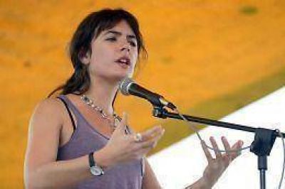 Camila Vallejo se lanz� como candidata a diputada en Chile