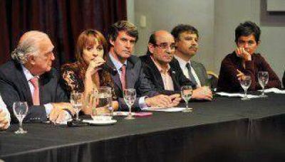 Candidatos de las listas de UNEN salieron a hacer campa�a
