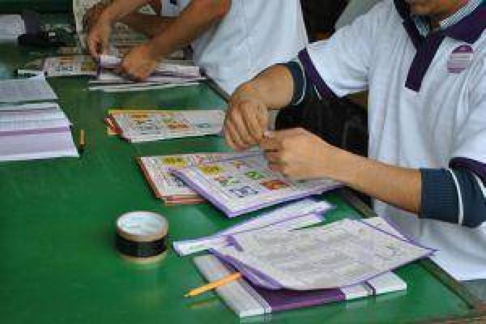 PRI y oposici�n se adjudican victoria en comicios municipales en M�xico
