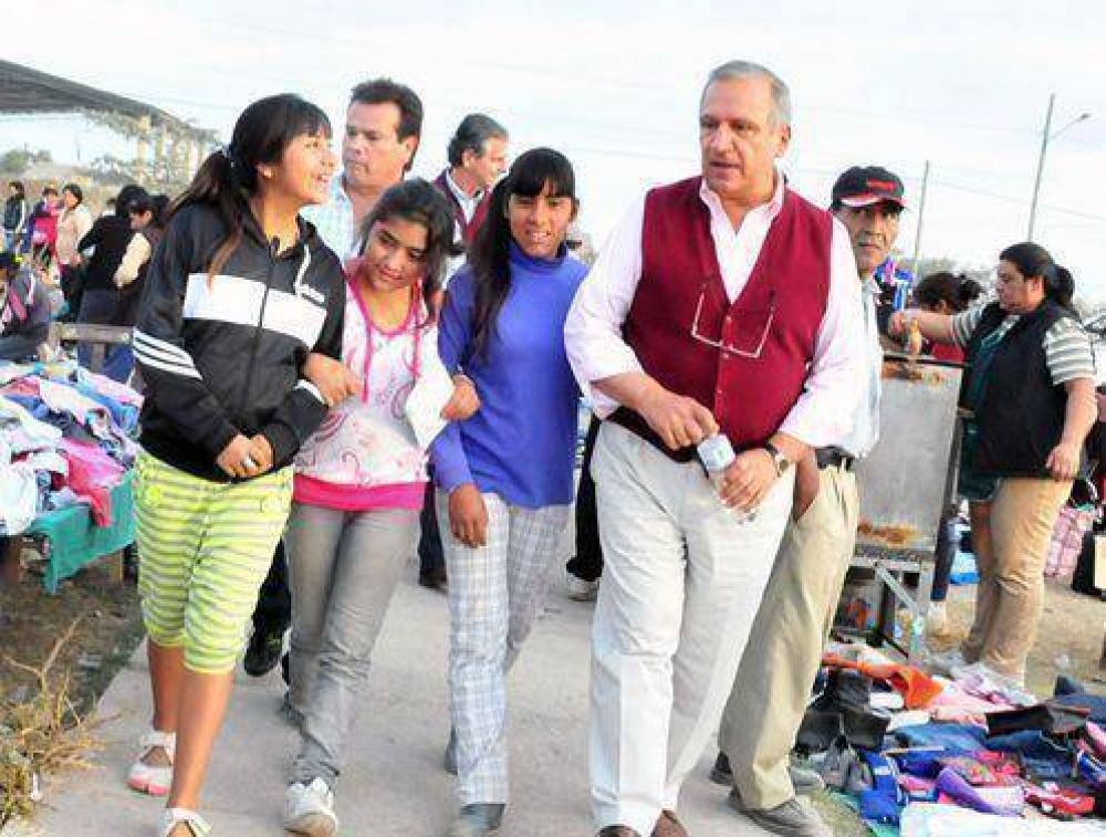 Romero: "Queremos una escuela que no expulse a los chicos sino que los contenga"
