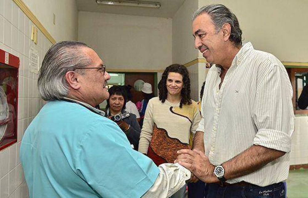 Rodolfo Urtubey y Cristina Fiore en Cerrillos: "los tres senadores actuales no apoyan a Salta".