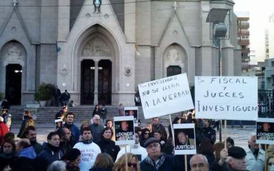 Una multitud pidi� por la aparici�n de Fernando Lario