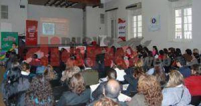 Capacitan a docentes de toda la provincia