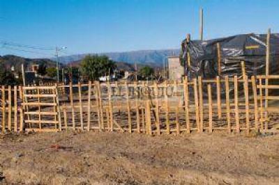 Los ocupas volvieron a �colgarse� de la luz