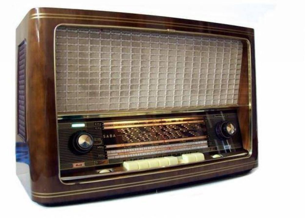 Un militante de La C�mpora queda al frente de Radio Nacional Santa Rosa