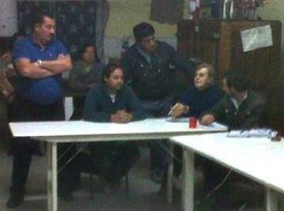 Integrantes del Frente Renovador, en Barrio Santa Teresita