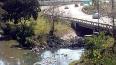 Con mal olor, baches, basura, tr�nsito pesado e inseguridad recibimos a los turistas