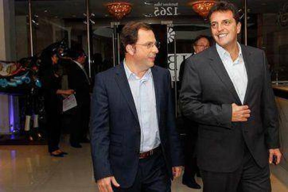Encuesta: Massa 33,7%, Insaurralde 22,8%