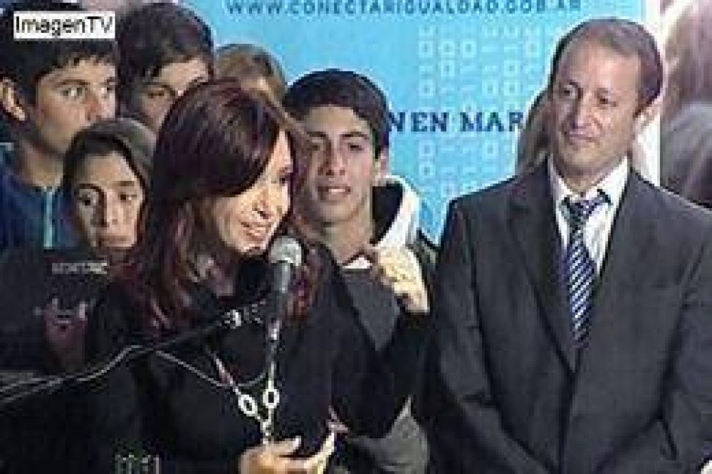 La Presidenta elogi� a Insaurralde y lo calific� como "un modelo de vida"