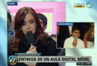 El ins�lito di�logo de CFK con el hijo de un camionero