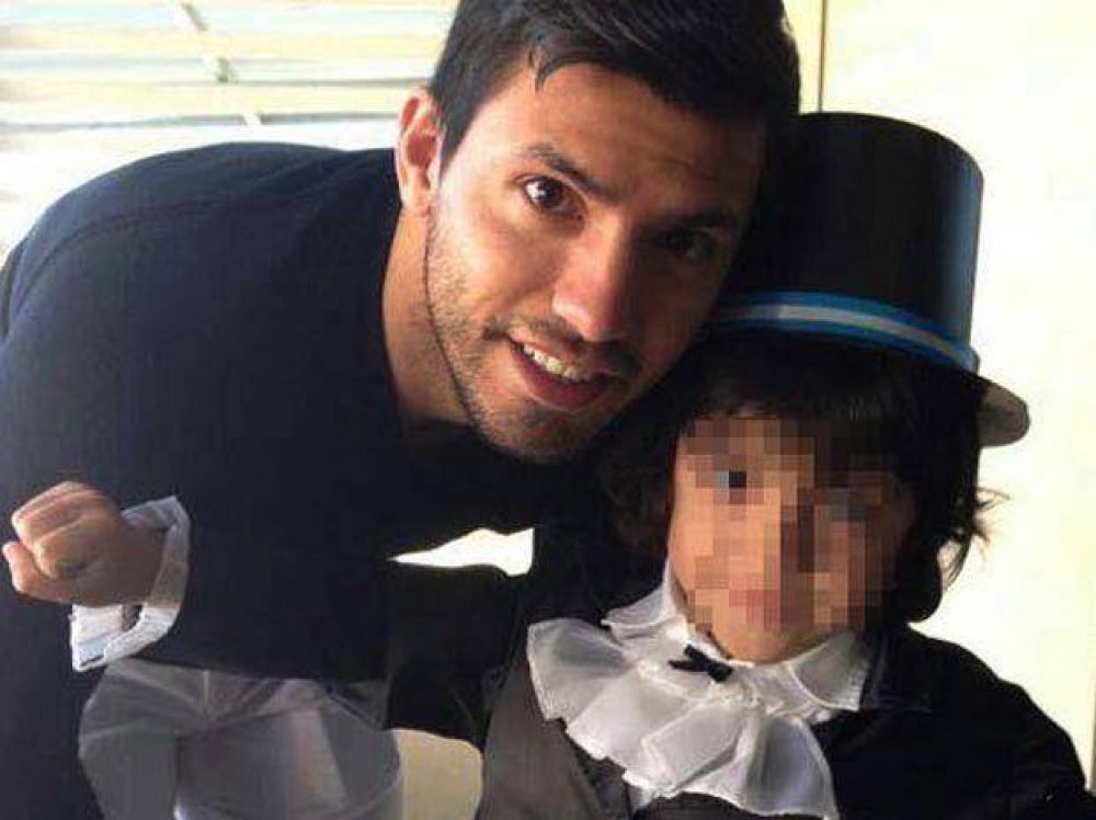 El Kun fue al acto de su hijo y Gianinna se lo agradeci�