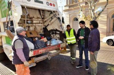 El Municipio de San Fernando realiza la recolecci�n de basura con la flota de camiones propia