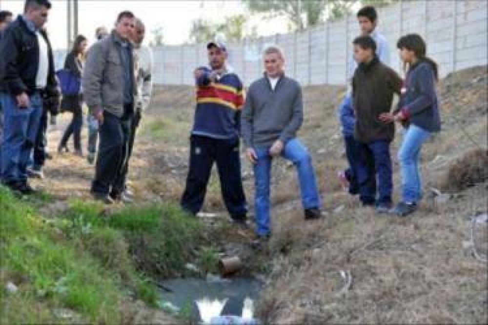 De Narvaez: en las 100.000 viviendas que hay en Tigre, 90.000 no tienen cloacas 