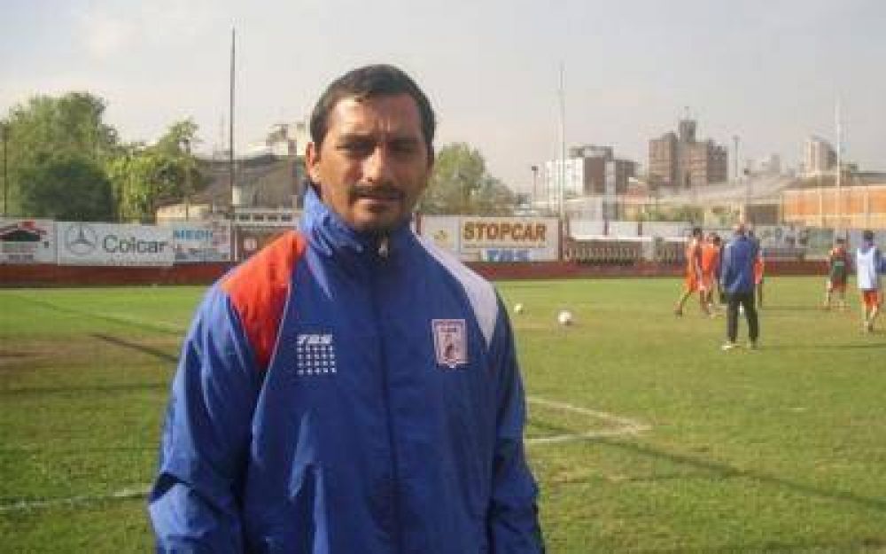 Violencia en el f�tbol: Barras amenazaron al t�cnico de Mor�n