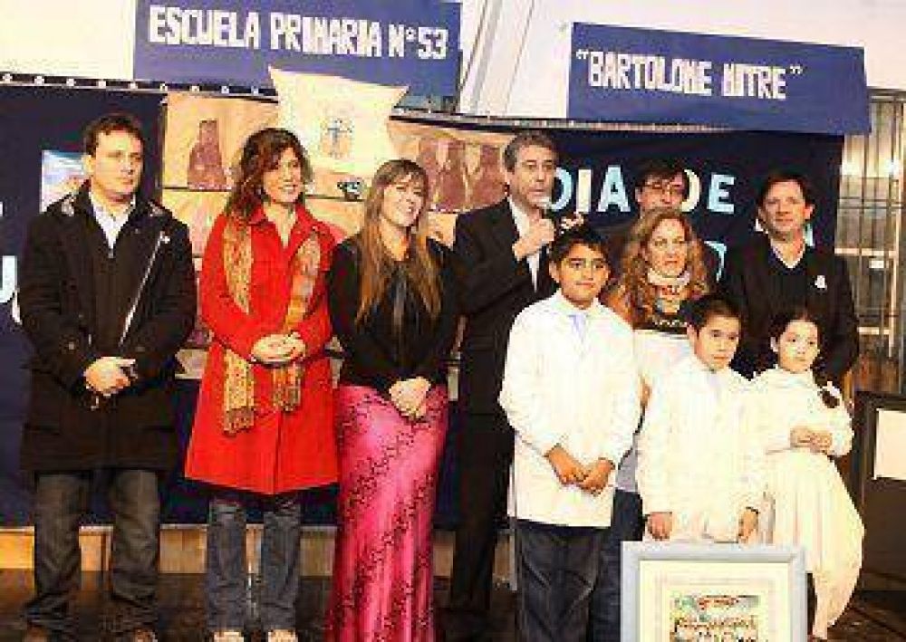 Avellaneda: Cristina entreg� un aula virtual a la Escuela N�53 de Pi�eyro