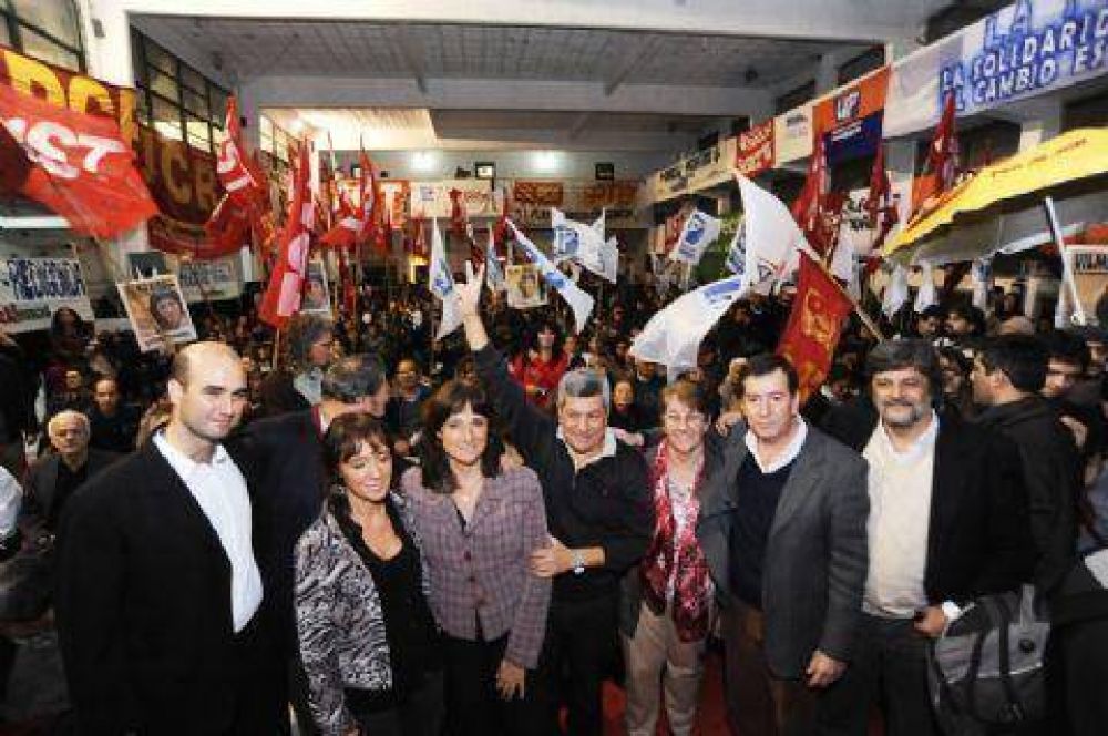 PODEMOS present� a sus candidatos provinciales