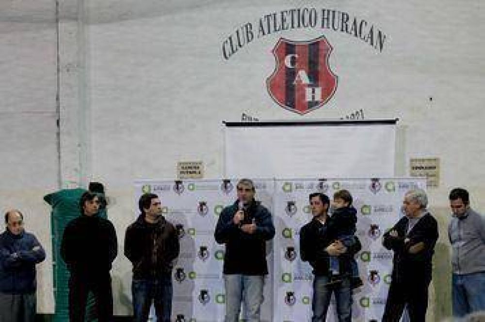 Traspaso de tierras para el club Hurac�n	