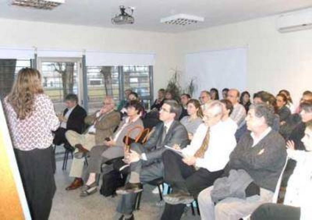 Primera Jornada del Comité de Ética en Investigación de la Clínica “La Pequeña Familia”