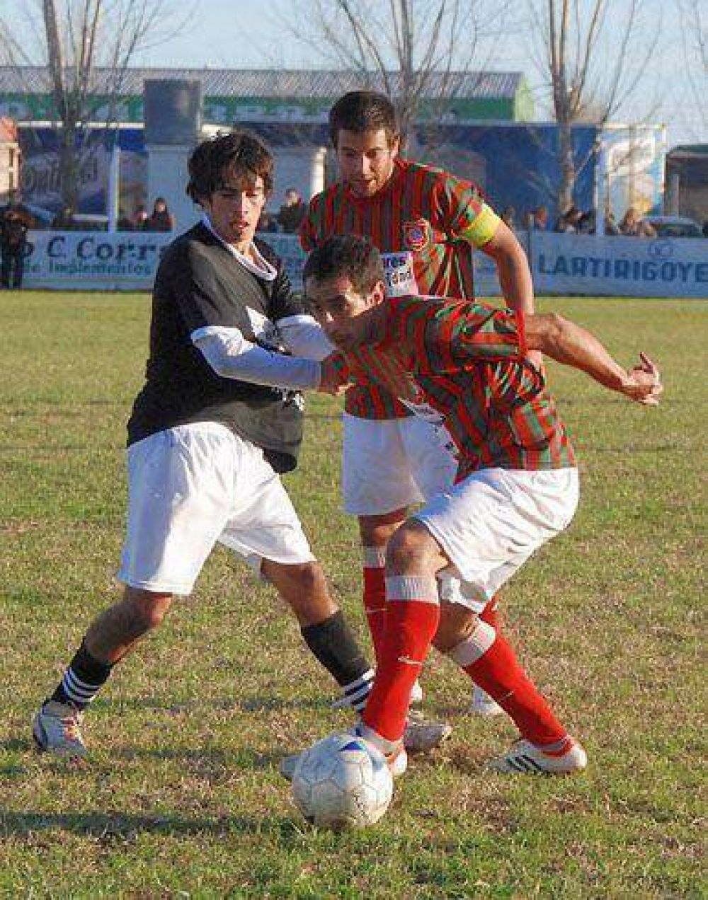Deportivo y Bull Dog: un partido para el olvido	