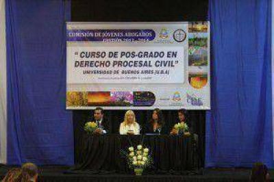 Comisi�n de J�venes Abogados entreg� certificados de Posgrado de la UBA