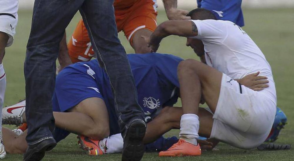 Un pibe de quinta divisi�n de la Liga Cordobesa, grav�simo por la agresi�n de sus rivales