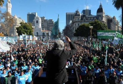 La C�mpora, Cristina y la pobreza, entre las 10 claves del acto de Moyano
