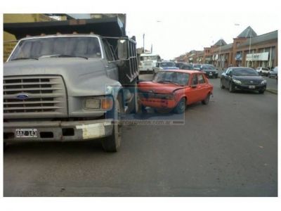 Choque m�ltiple en avenida Almafuerte y 3 de Febrero de Paran�