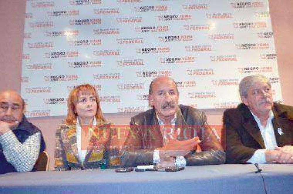 �Hace falta un pacto que devuelva la dignidad�