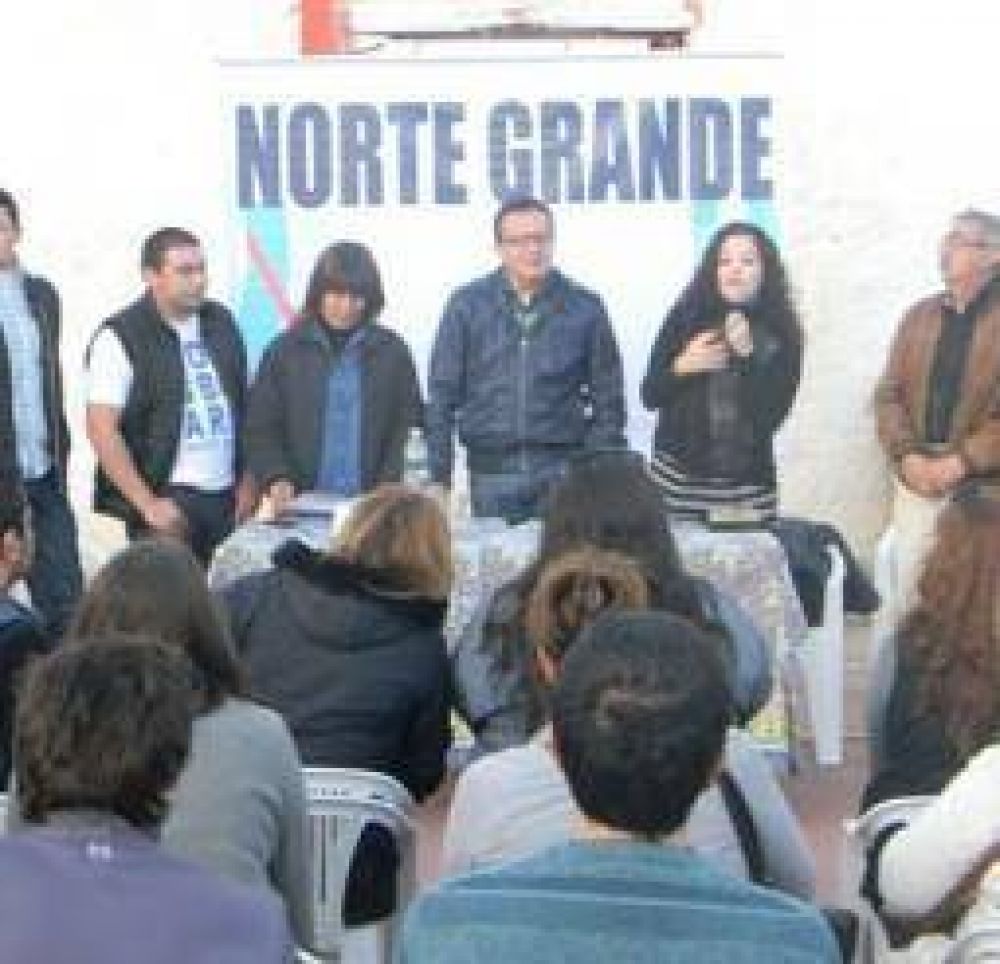 El lunismo toma cada vez m�s distancia de la �Casa de las Tejas�