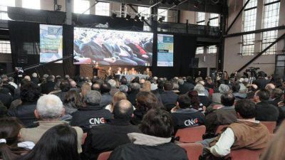 Urribarri present� los avances del plan Argentina Conectada  