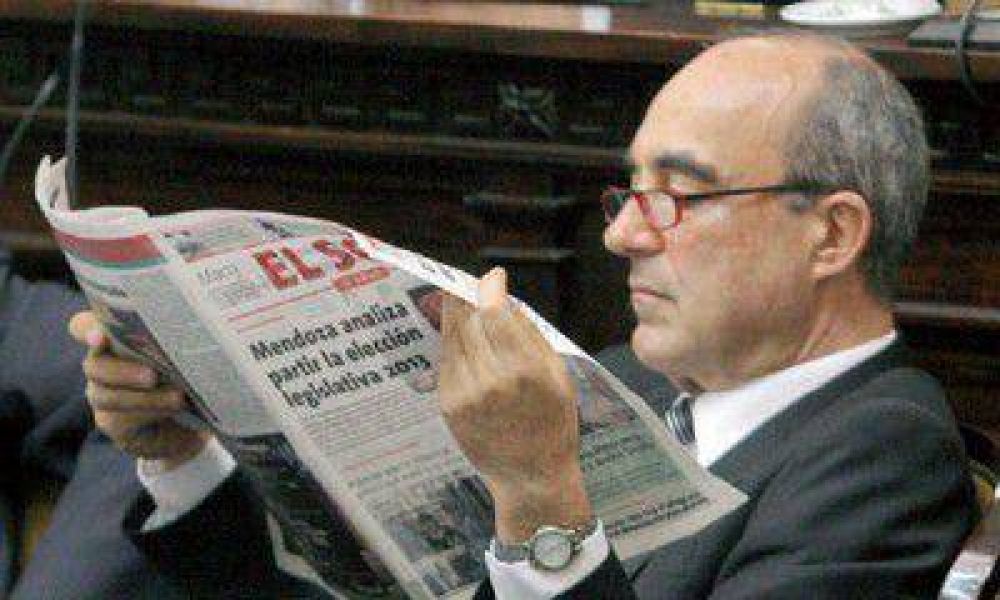 El radicalismo quiere saber si Mario Riorda tiene "m�s facturas por cobrar"