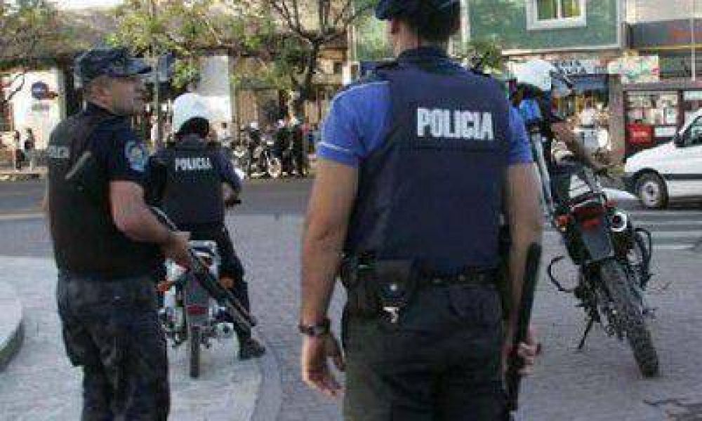 Sacan a las calles a 180 polic�as que desempe�aban tareas administrativas