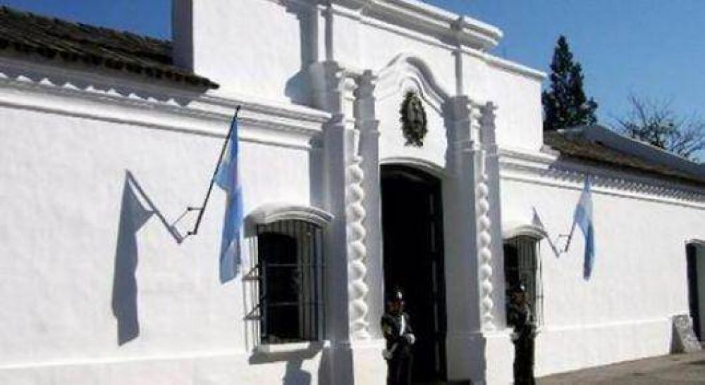 Autoridades, juntas para celebrar la Independencia
