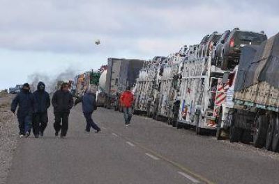 Paro "total" en R�o Negro por bloqueos con piquetes