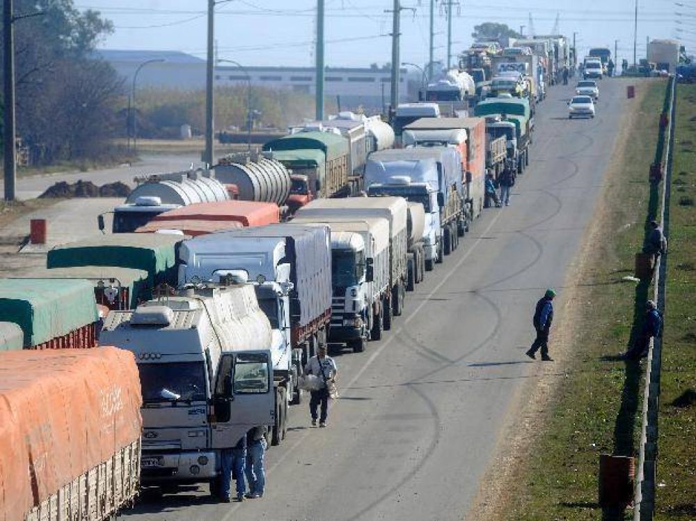 La protesta de Camioneros se sinti� en las rutas de Santa Fe