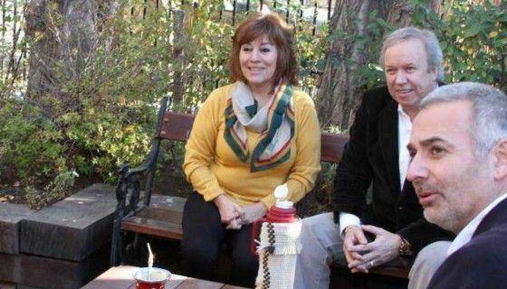 Peralta se reuni� con los candidatos del PJ rumbo a las PASO