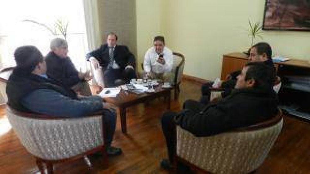 Jalil acord� el blanqueo del 24% con representantes del SOEM