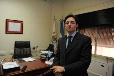 Ir�zar se volvi� con la carpeta