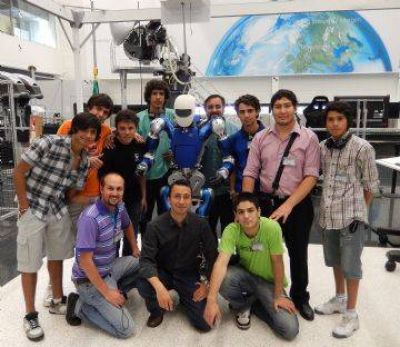 RoboCup 2013: la delegaci�n puntana visit� la �NASA alemana�