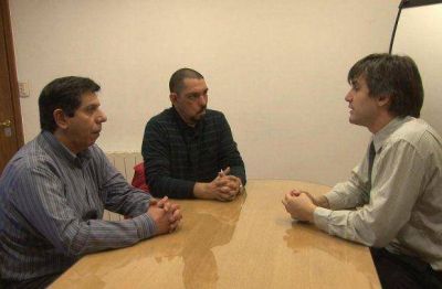 Siguen las reuniones por el estacionamiento medido