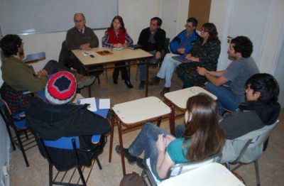 El rector Domecq se reuni� con el Centro de Estudiantes de la UNTDF