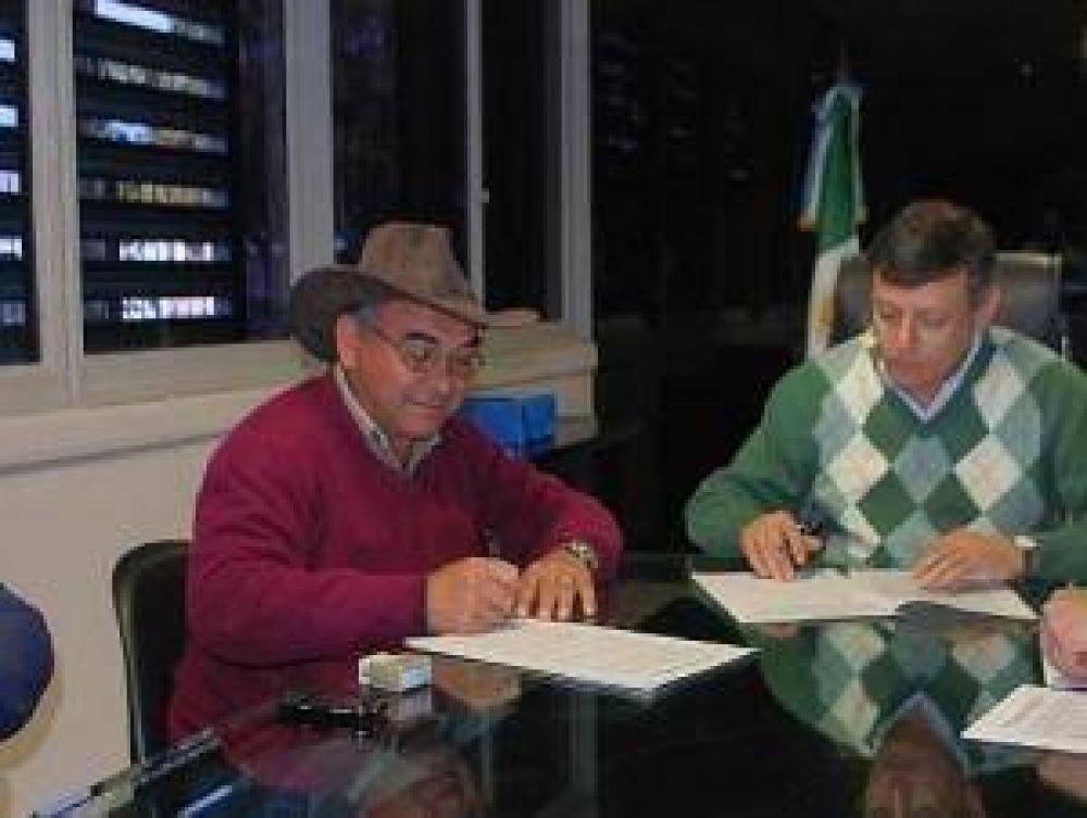 Vivienda acord� construir nuevas viviendas con la Asociaci�n Civil "Soberan�a"