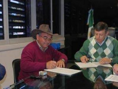 Vivienda acord� construir nuevas viviendas con la Asociaci�n Civil "Soberan�a"