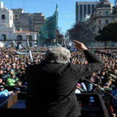 Moyano: �Por qu� no le descuentan Ganancias a La C�mpora?