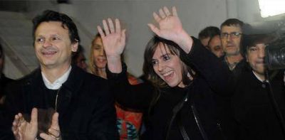 Juliana Di Tullio y Juli�n Dom�nguez en la cena del FpV platense